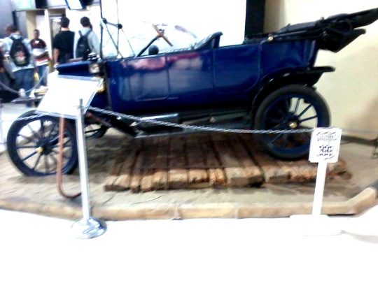 4 1914 ford modelo T